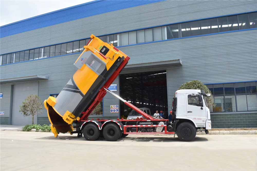 東風(fēng)專底后雙橋18方勾臂垃圾車