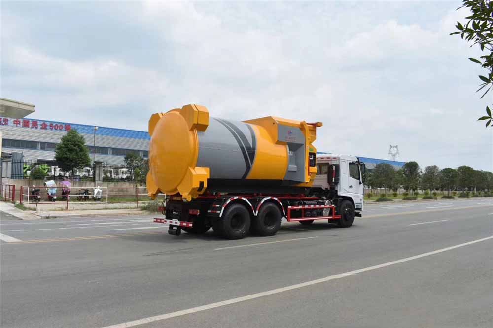 東風(fēng)專底后雙橋18方勾臂垃圾車