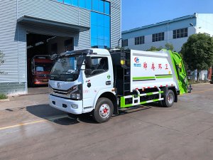 東風(fēng)D7/8方壓縮垃圾車