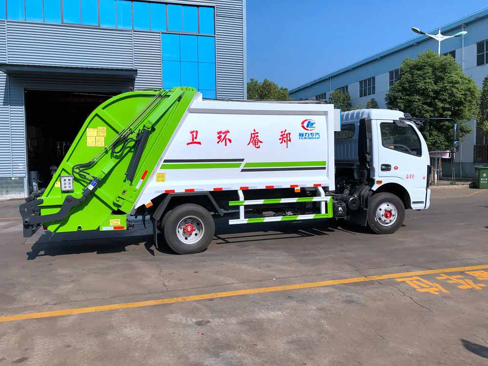 東風(fēng)D7/8方壓縮垃圾車
