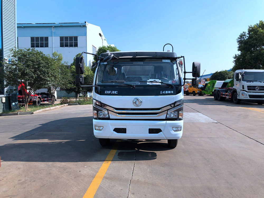 東風(fēng)D7/8方壓縮垃圾車