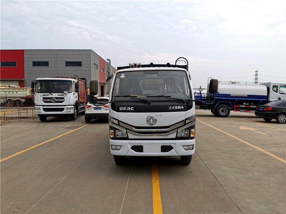 東風(fēng)D6/6方壓縮垃圾車