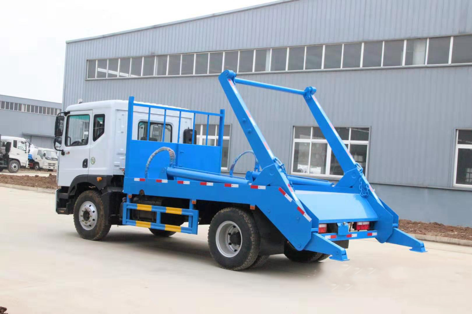 東風(fēng)D9/10方擺臂垃圾車