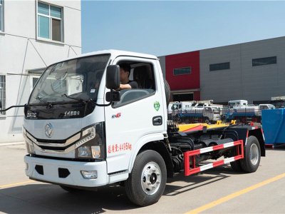 東風(fēng)多利卡藍(lán)牌5方勾臂垃圾車