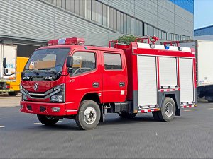 東風(fēng)多利卡2.5噸水罐消防車