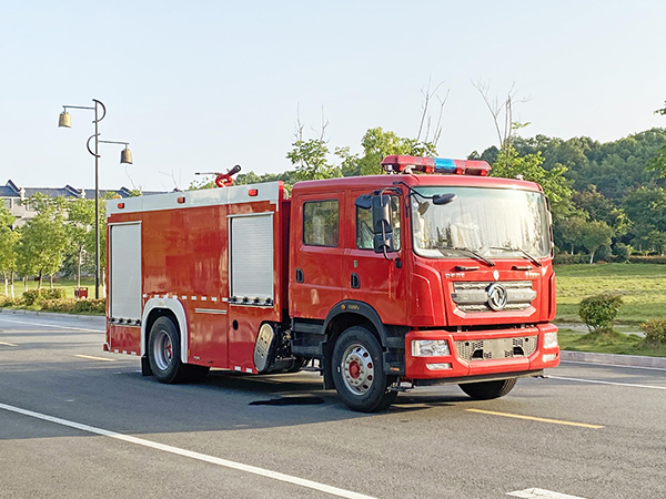 東風(fēng)D9/6噸水罐消防車