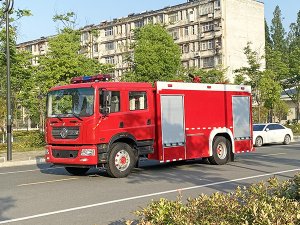 東風(fēng)D9/6噸水罐消防車