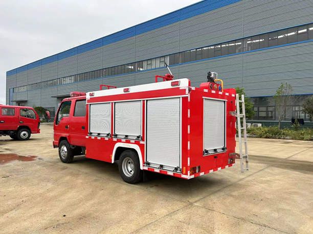 五十鈴2噸水罐消防車