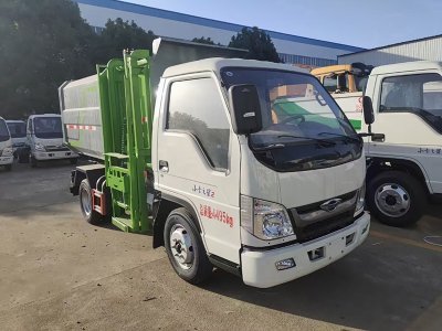 福田小卡之星2掛桶垃圾車(chē)