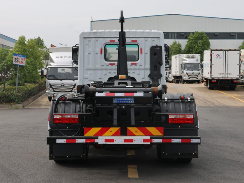 東風(fēng)多利卡D9單橋勾臂垃圾車(chē)