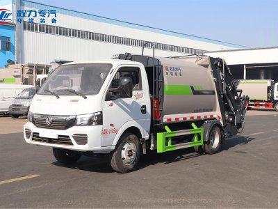 東風途逸弧形箱體壓縮垃圾車