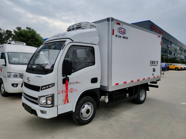 躍進(jìn)S80汽油冷藏車