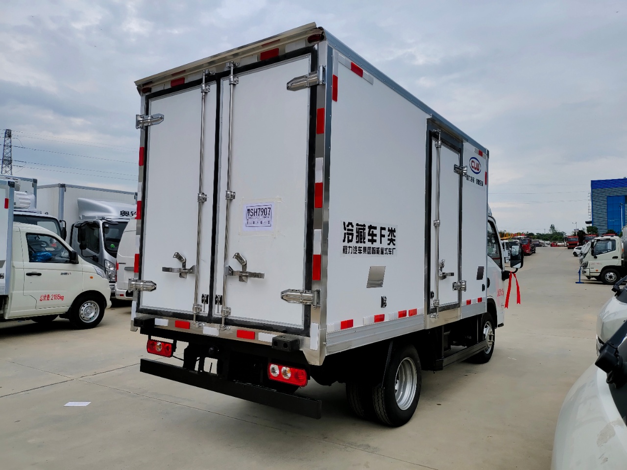 躍進(jìn)S80汽油冷藏車