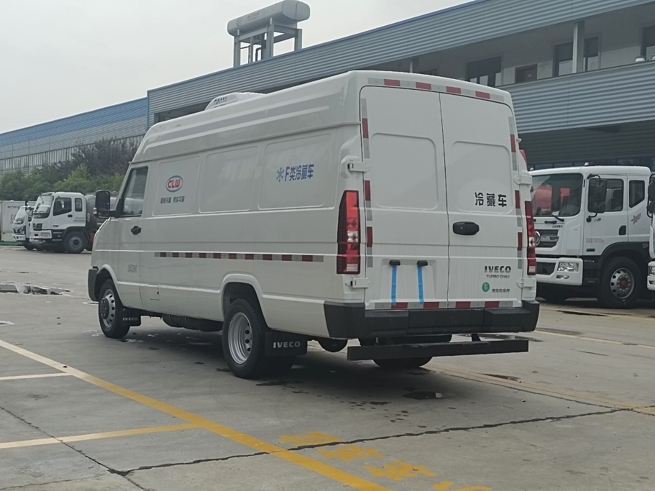 依維柯長(zhǎng)軸冷藏車