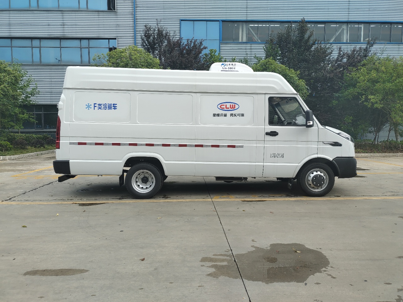 依維柯長(zhǎng)軸冷藏車