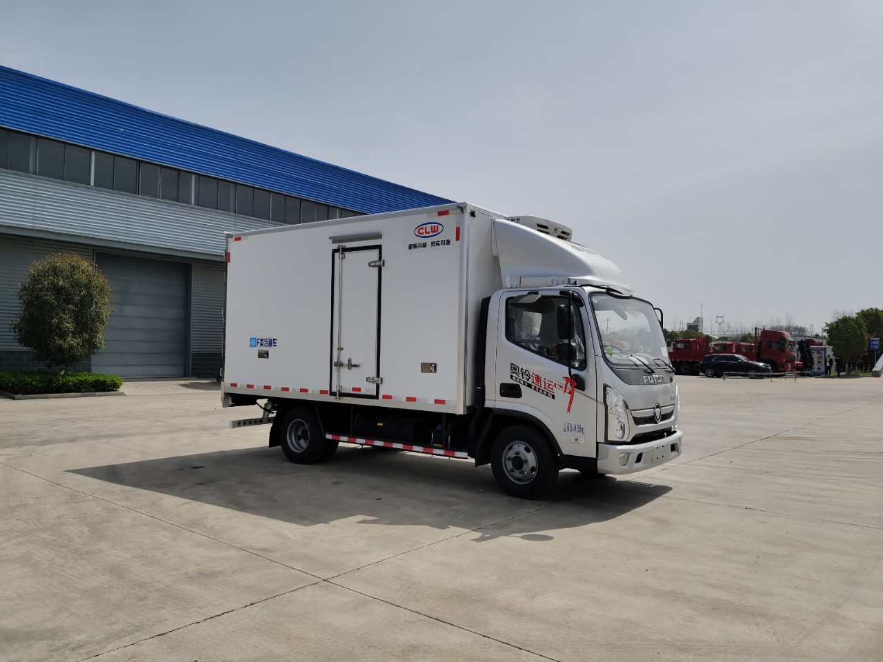 福田奧鈴速運(yùn)中體4.2米冷藏車(chē)