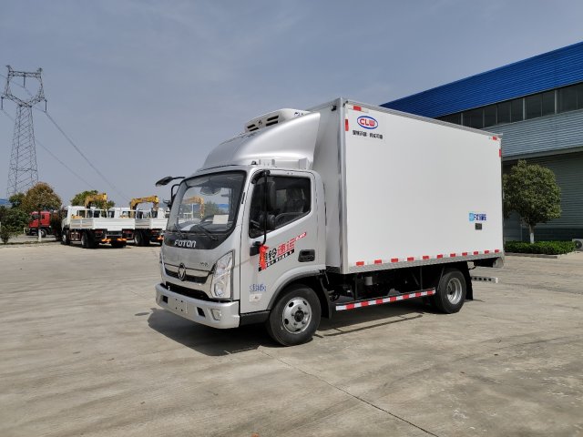 福田奧鈴速運(yùn)中體4.2米冷藏車