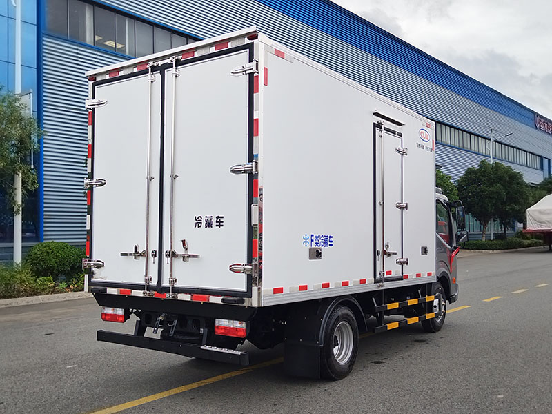東風(fēng)星云高端4.2米冷藏車
