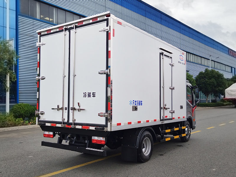 東風(fēng)星云高端4.2米冷藏車