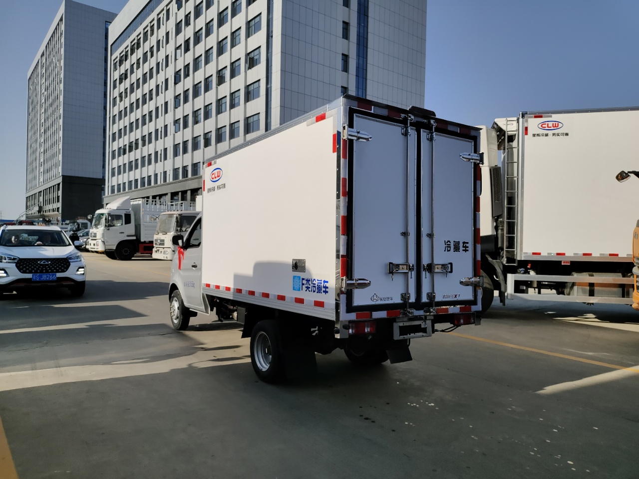 長安跨越雙輪冷藏車