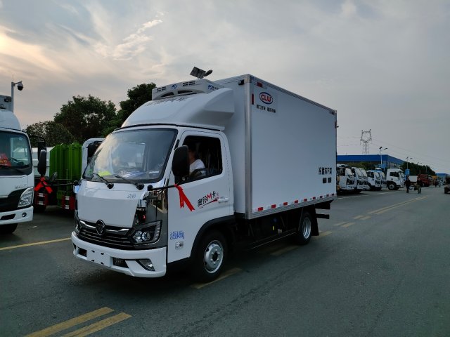 奧鈴M卡3.7米冷藏車